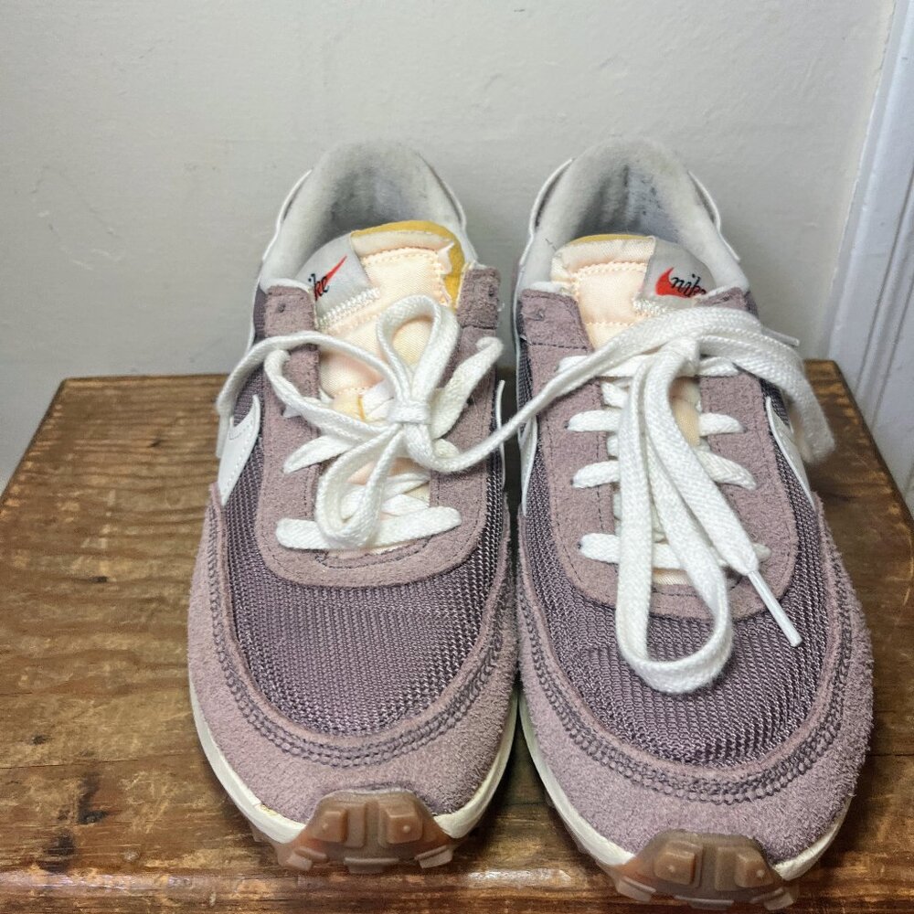 Nike Waffle Debut Low-Top Sneakers - Moon Fossil/Team Orange